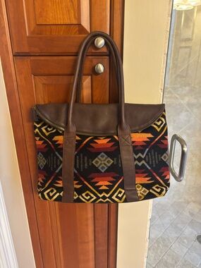 PENDLETON COYOTE BUTTE LEATHER & WOOL  OVERNIGHT TOTE